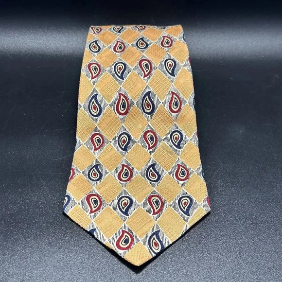 Gitman Bros Tie Men's 59" Length 4" Width Yellow Paisley Print 100% Pure Silk - Picture 3 of 6